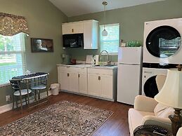 Benefield House Bed & Breakfast
