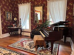 Benefield House Bed & Breakfast