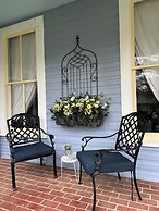 Benefield House Bed & Breakfast