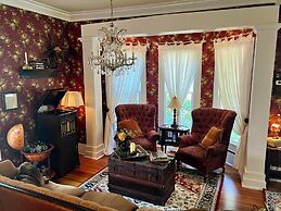 Benefield House Bed & Breakfast