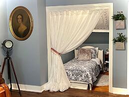 Benefield House Bed & Breakfast