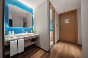 Holiday Inn Express Nanjing Jiangbei Wonhall Mall by IHG