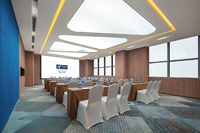 Holiday Inn Express Nanjing Jiangbei Wonhall Mall by IHG