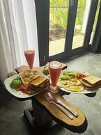 The Jini House - Kabalana