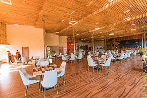 The Hut Restaurant & Boutique hotel