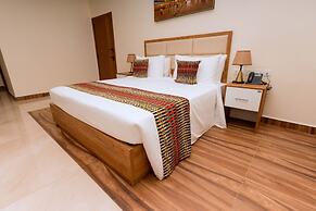 The Hut Restaurant & Boutique hotel