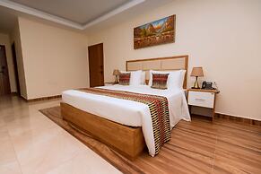 The Hut Restaurant & Boutique hotel