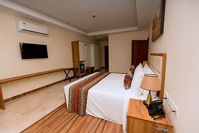 The Hut Restaurant & Boutique hotel