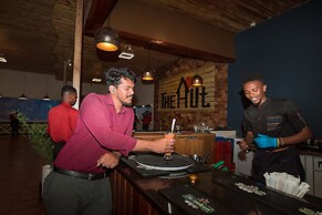 The Hut Restaurant & Boutique hotel