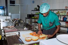 The Hut Restaurant & Boutique hotel