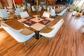 The Hut Restaurant & Boutique hotel