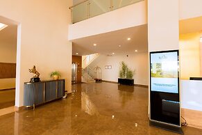 The Hut Restaurant & Boutique hotel