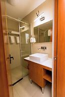 The Hut Restaurant & Boutique hotel