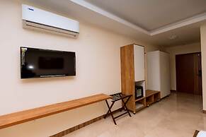 The Hut Restaurant & Boutique hotel