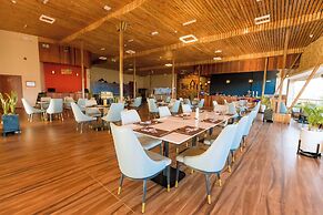 The Hut Restaurant & Boutique hotel