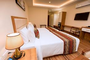 The Hut Restaurant & Boutique hotel