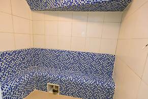 The Hut Restaurant & Boutique hotel