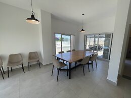 Splendid, Modern, and Cozy