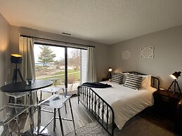 The Shores Cozy Lake View Unit 5572