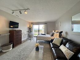 The Shores Cozy Lake View Unit 5572