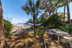 Quite Shelter in Naples