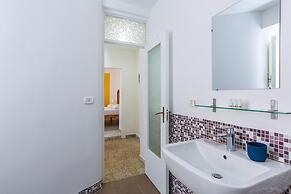 Quite Shelter in Naples