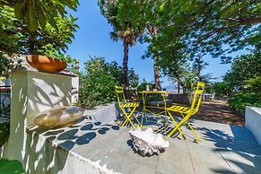 Quite Shelter in Naples