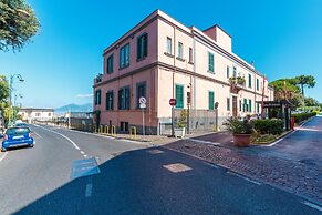 Quite Shelter in Naples