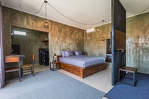 Modern Industrial Apartment-Umalas