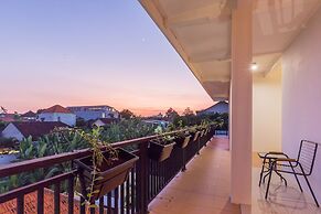 Modern Industrial Apartment-Umalas