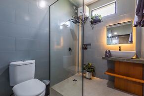 Modern Industrial Apartment-Umalas