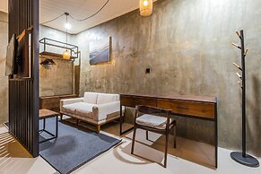 Modern Industrial Apartment-Umalas