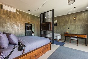 Modern Industrial Apartment-Umalas