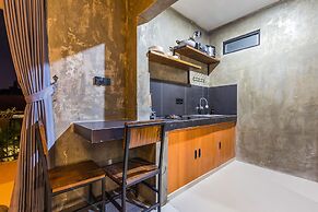 Modern Industrial Apartment-Umalas