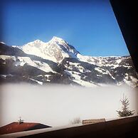 Cozy Chalet With Amazing Mountain Views Ski-in, Ski-out, Trailheads