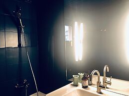 Cozy Chalet With Amazing Mountain Views Ski-in, Ski-out, Trailheads