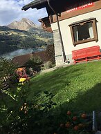 Cozy Chalet With Amazing Mountain Views Ski-in, Ski-out, Trailheads