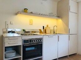 Cozy Chalet With Amazing Mountain Views Ski-in, Ski-out, Trailheads