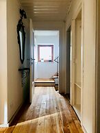 Cozy Chalet With Amazing Mountain Views Ski-in, Ski-out, Trailheads