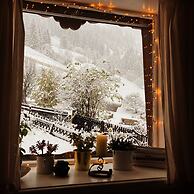 Cozy Chalet With Amazing Mountain Views Ski-in, Ski-out, Trailheads