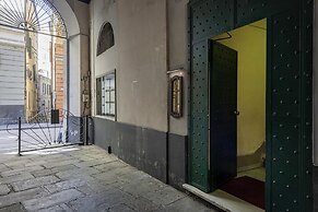 A Lovely Nest in the City by Wonderful Italy