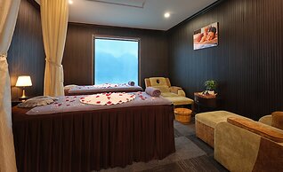 Venus Halong Cruises