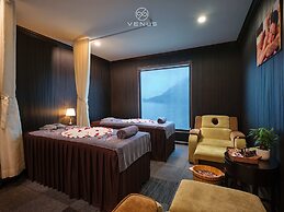 Venus Halong Cruises