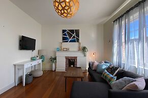 Bright & Sunny 2-bed Unit in the Heart of St Kilda