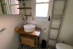 Bright & Sunny 2-bed Unit in the Heart of St Kilda