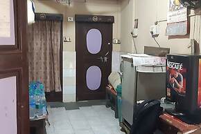 Goroomgo Central Guest House Agartala