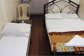 Goroomgo Central Guest House Agartala
