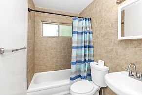 Cozy Retreat In Cincinnati 3 Bedroom Home by RedAwning