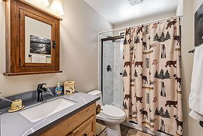 Water's Edge - Gorgeous Water Views! by Yosemite Region Resorts