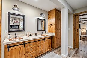 Water's Edge - Gorgeous Water Views! by Yosemite Region Resorts